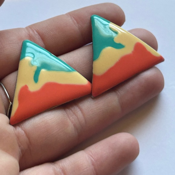Vintage 80s Enamel Triangle Earrings Color Block Geometric Studs Bold Earrings - Picture 4 of 9